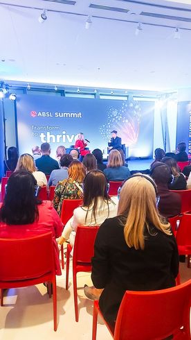 Rozmowy w ramach konferencji dot. nawiązywania relacji z organizacjami zrzeszającymi firmy z sektora dla biznesu