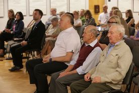 uczestnicy spotkania na premierze książki „Rybnik, moja opowieść. Rozmowy” 
