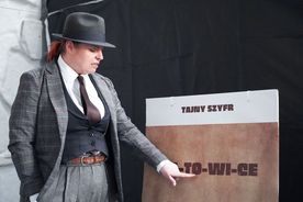 Młodzież uczsetnicząca w Festiwalu Nauki na Zabytkowej Kopalni Ignacy w Rybniku