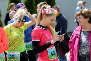 Uczestnicy plenerowego biegu