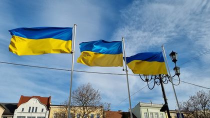 Flagi Ukrainy na rybnickim rynku