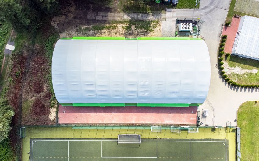 Zadaszone lodowisko z lotu ptaka