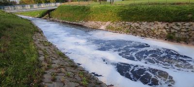 Zanieczyszczona rzeka Nacyna
