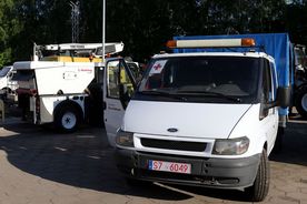 Osobowo-dostawczy Ford z pomocą humanitarną dla Ukrainy