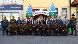 Inscenizacja historyczna grup rekonstrukcyjnych, odtwarzająca wydarzenia sprzed 100 lat, kiedy to na rybnickim rynku podpisane zostały dwa ważne dokumenty związane z przyłączeniem Śląska do Polski