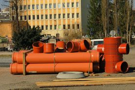 Teren budowy wielorodzinnego budynku mieszkaniowo-usługowego przy ul. Hallera 