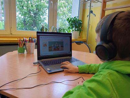 Zdjęcie przedstawia artykuły zakupione w ramach projektu "Aktywna Tablica".