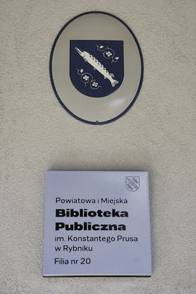 front budyneku domu kultury w Rybniku Boguszowicach i filli biblioteki nr 20