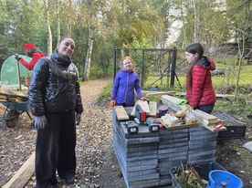 Zdjęcie przedstawia pracę nad Nutriowiskiem.