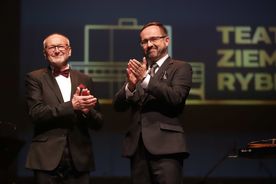 Uroczystość wręczenia Honorowej Złotej Lampki Górniczej na scenie Teatru Ziemi Rybnickiej 