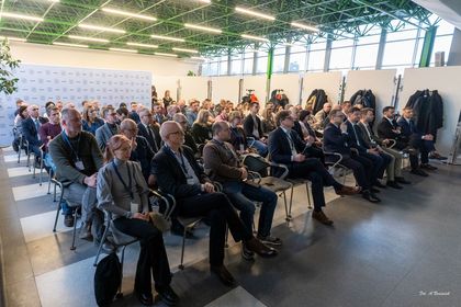 uczestnicy konterencji podsumowującej wdrożenie bliźniaka cyfrowego ulic miasta Rybnika 