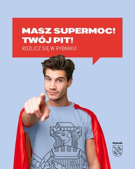 zdjęcie mężczyzny w pelerynie