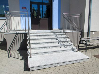 wejście do szkoły
