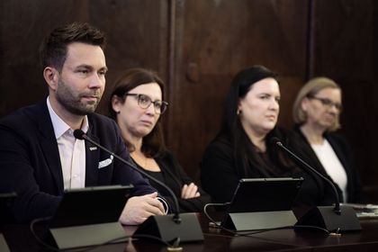 Zdjęcie przedstawia I Sesję MRM.