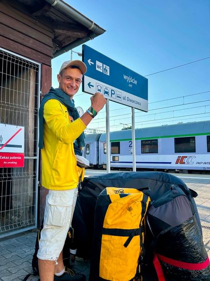 Rask Ulv na stacji kolejowej