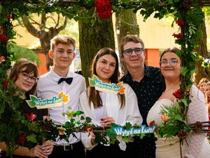 otwarcie zielonej strefy relaksu na terenie przyszkolnym