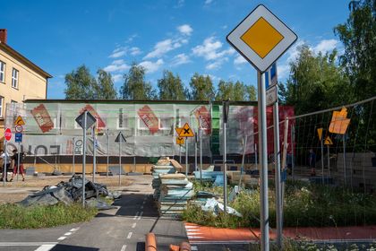 prace budowlane na terenie szkoły podstawowej nr 18