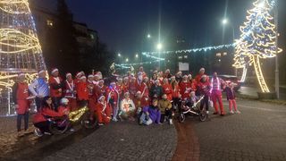 uczestnicy Mikołajkowego Biegu z Iluminacjami
