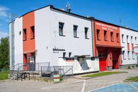 zdjęcie przedstawia budynek biblioteki