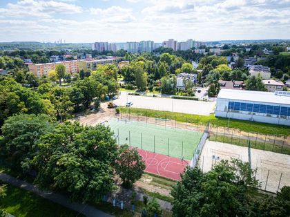 Budynek szkoły w trakcie remontu