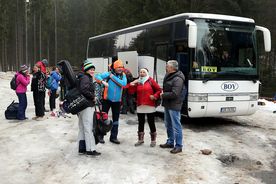 Narciarze na stoku