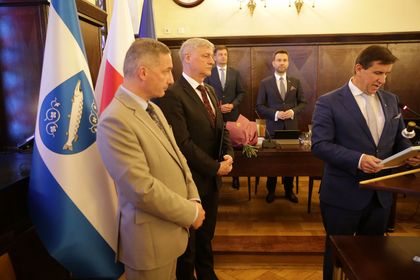 Wręczenie medalu Beneficii Grata Civitas Rybnik dla Januszowi Koperowi
