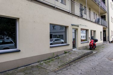 zdjęcie przedstawia witrynę sklepu