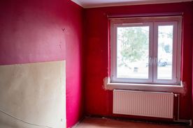 Wnętrze mieszkania do remontu