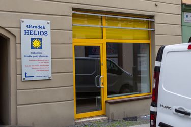 zdjęcie przedstawia witrynę sklepu