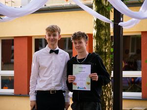 otwarcie zielonej strefy relaksu na terenie przyszkolnym
