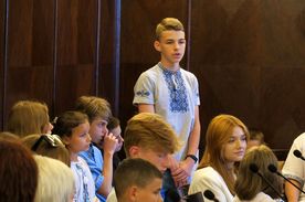 Dzieci i młodzież z Ukrainy na spotkaniu z prezydentem Rybnika w urzędzie miasta