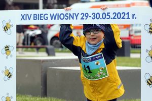 Uczestnicy plenerowego biegu