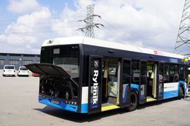 Prezentacja rybnickiego autobusu hybrydowego w Rybniku