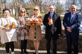 Otwarcie lodówki społecznej w Rybniku-NIewiadomiu