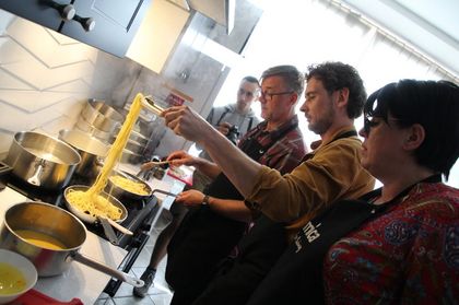 Warsztaty kulinarne w nowo otwartej kuchni społecznej przy ul. Zebrzydowickiej 30