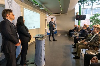 uczestnicy konterencji podsumowującej wdrożenie bliźniaka cyfrowego ulic miasta Rybnika 