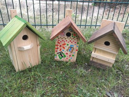 Budki lęgowe dla ptaków wykonane przez uczniów rybnickich szkół