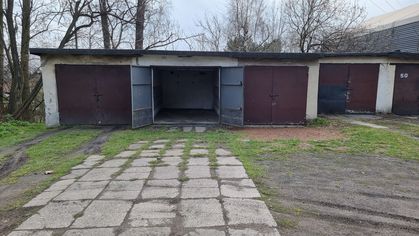 zdjęcie przedstawia Garaż