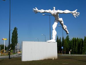 Rzeźba "Ulotność" na rondzie Gotartowickim 