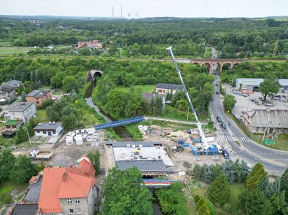 Budowa mostu na rzeką Rudą z lotu ptaka