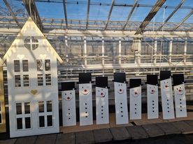 Ozdoby świąteczne przygotowane do ozdobienia rybnickiego rynku