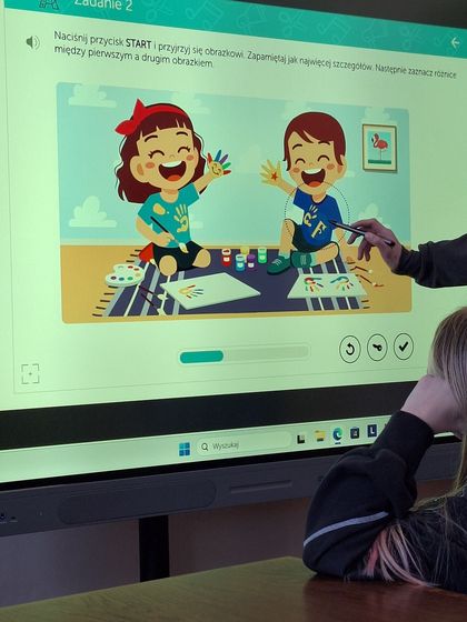 Zdjęcie przedstawia artykuły zakupione w ramach projektu "Aktywna Tablica".