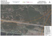 Mapa przebiegu linii kolejowej na tle zdjęcia lotniczego