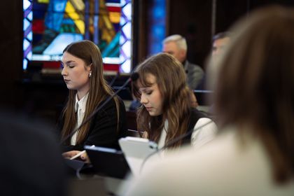 Zdjęcie przedstawia I Sesję MRM.