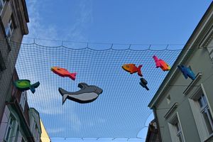 Instalacja – ławica ryb na deptaku. Fot. UM Rybnik