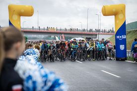 Uroczyste otwarcie drogi regionalnej - przejazd rowerzystów