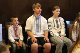 Dzieci i młodzież z Ukrainy na spotkaniu z prezydentem Rybnika w urzędzie miasta