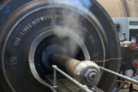 Zabytkowa kopalnia - elementy dawnej parowej maszyny wyciągowej szybu