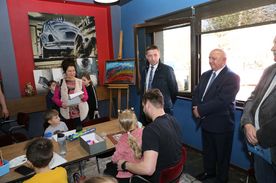 Zajęcia z dziećmi i dorosłymi w ośrodku kultury