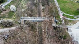 Kładka dla pieszych nad tormami kolejowymi 